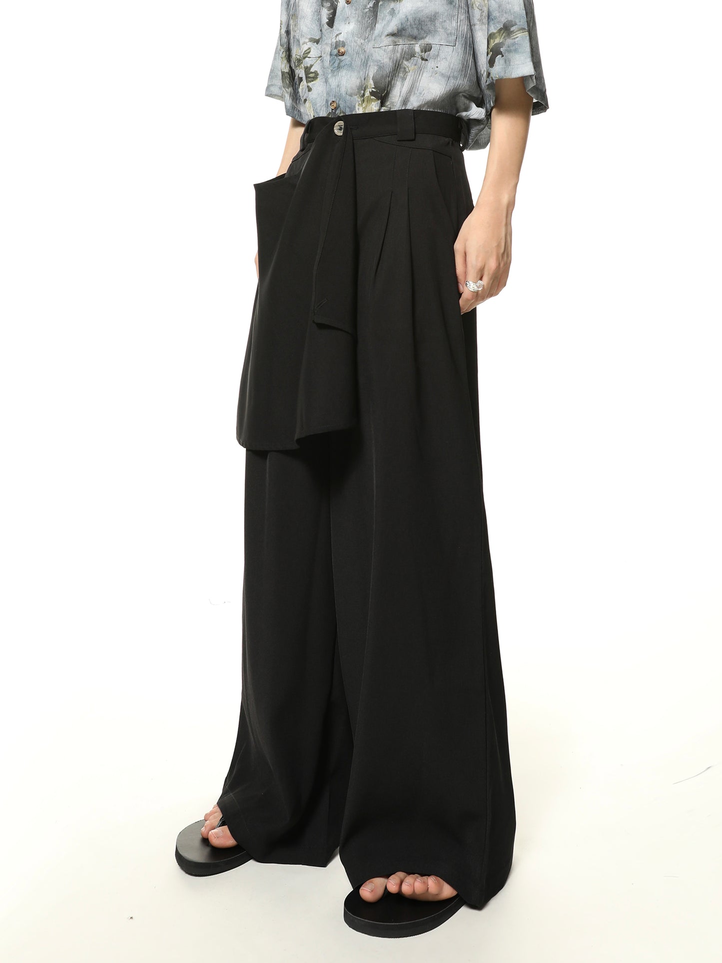 Ruffle design multi-button casual wide pants