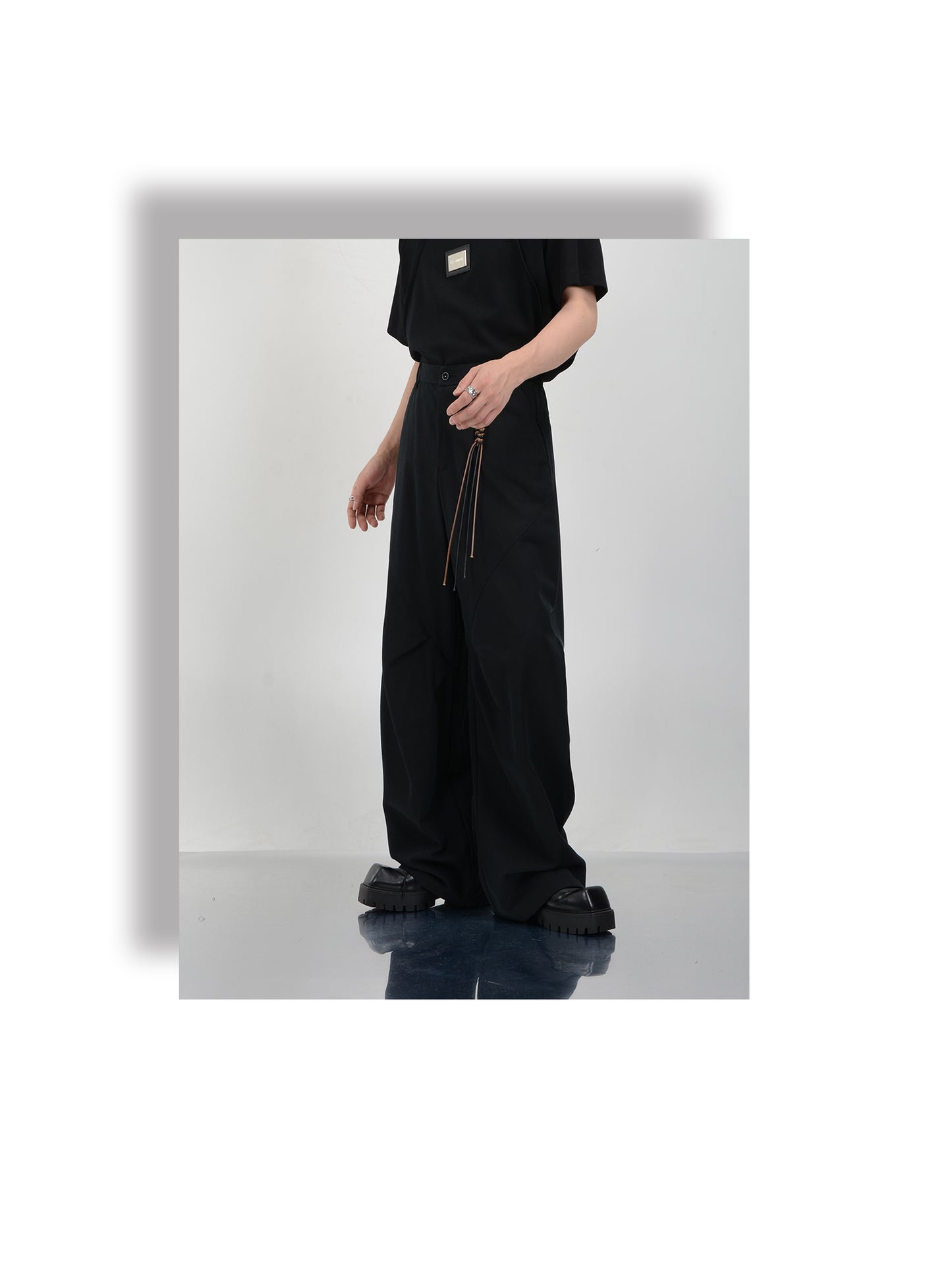 Clean-fit pleated wide-leg casual pants