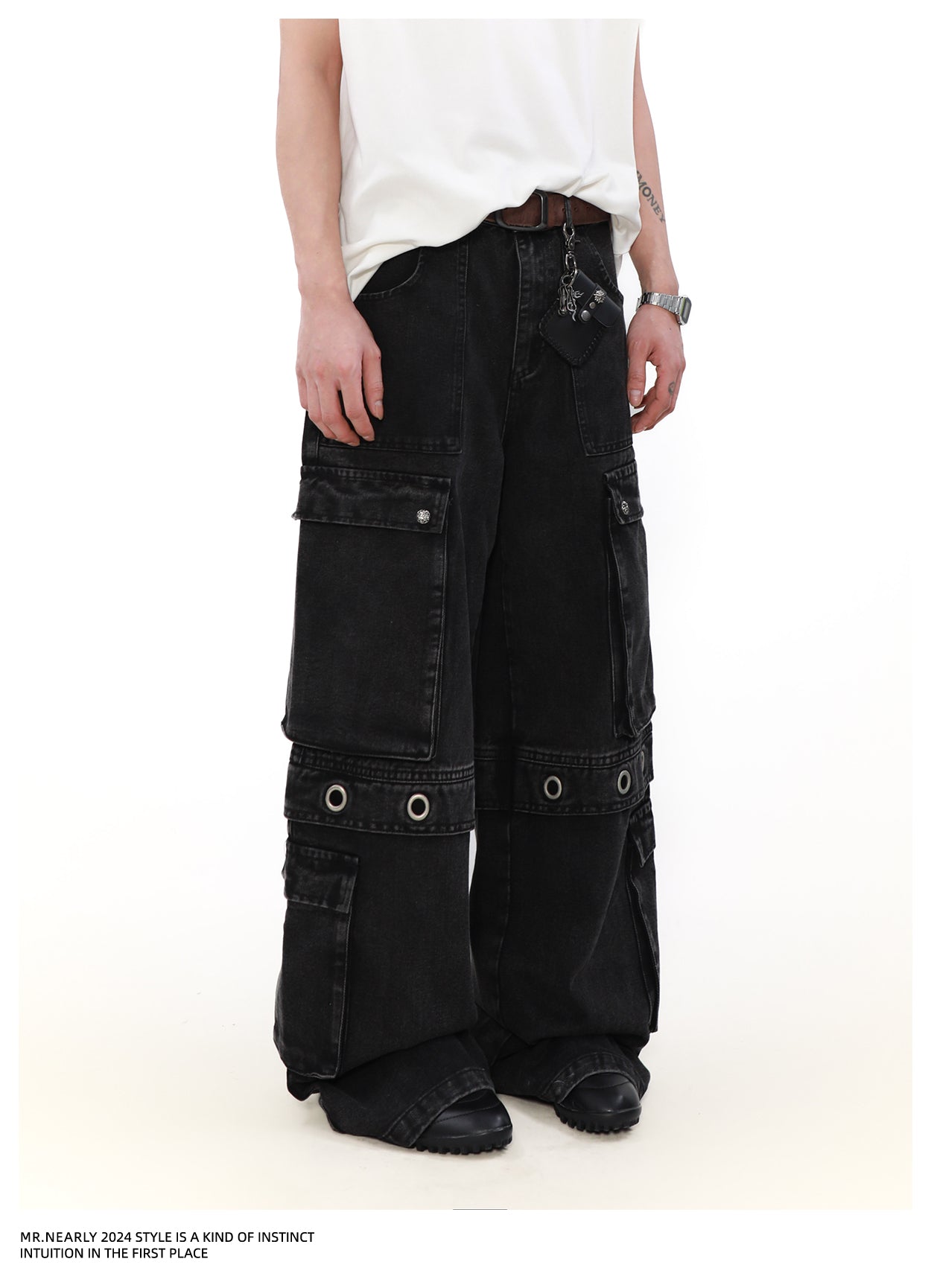 Multi-pocket straight jeans
